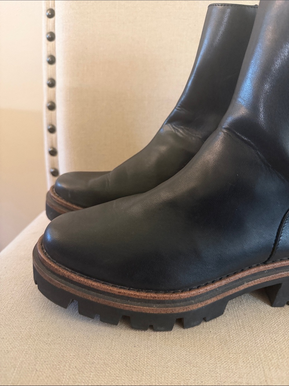 Korks Women’s Platform Lug-Soled Back Zip Faux Leather Boots Black Size 9 - Picture 3 of 12